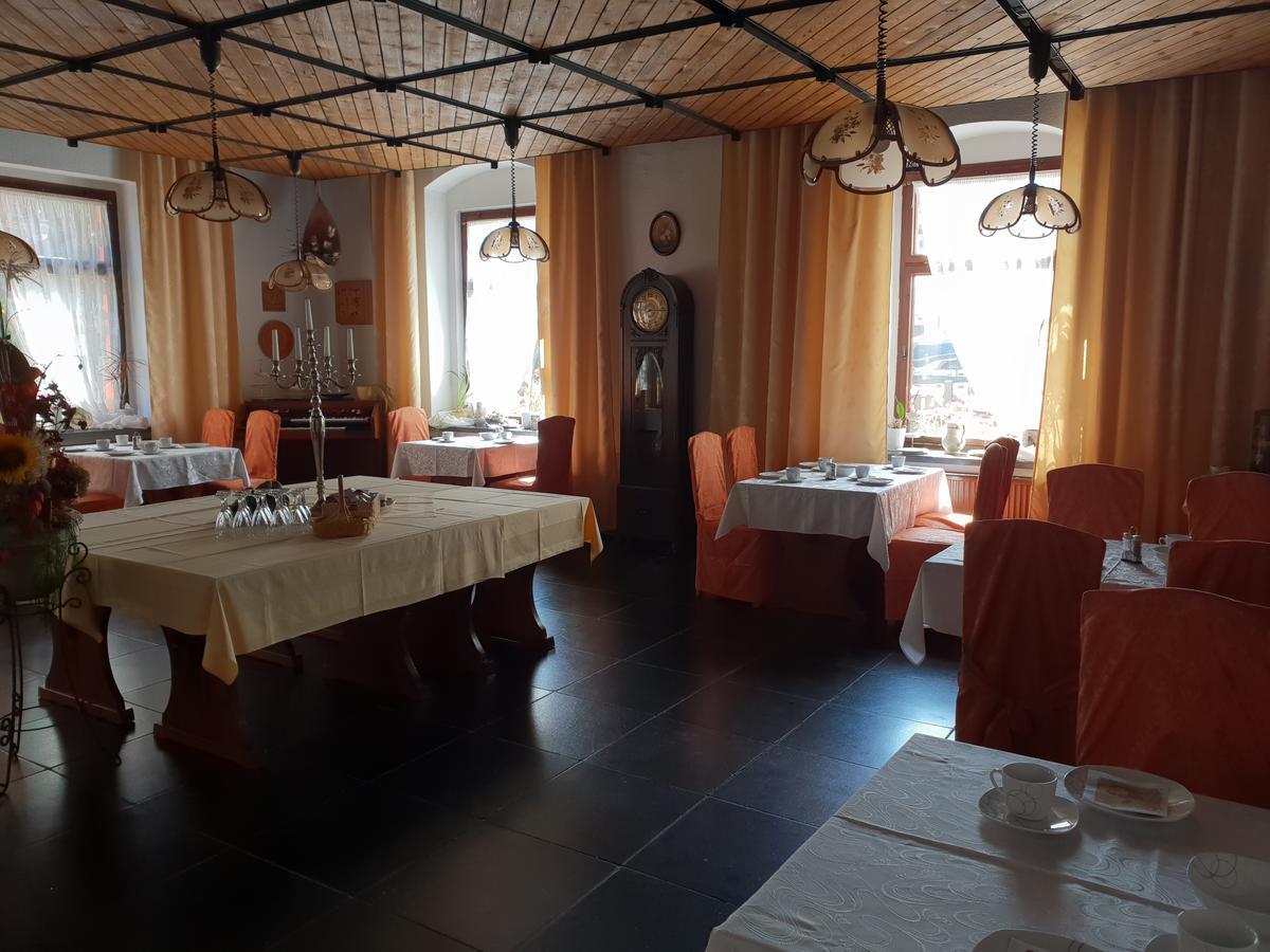 Pension Und Restaurant Die Burg Ehrenfriedersdorf Exterior foto